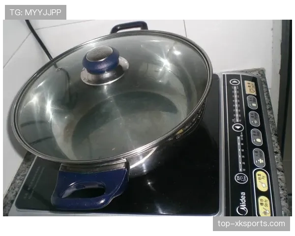 史梦瑶晒居家照,厨房那套器皿把我的租房氛围直接灭了 史梦瑶晒居家照,厨房那套器皿把我的租房氛围直接灭了